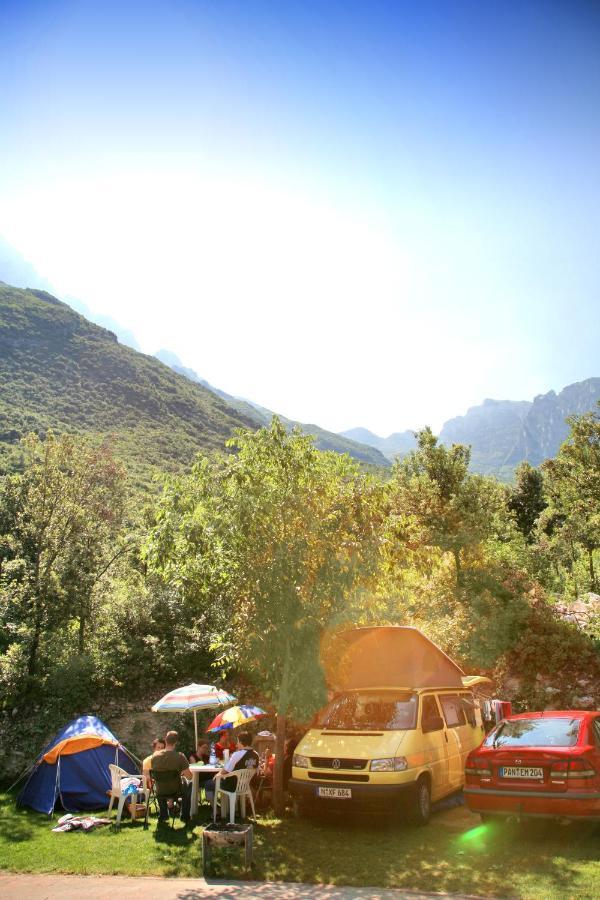 Camping Alpino - Nature Village Мальчезине Экстерьер фото