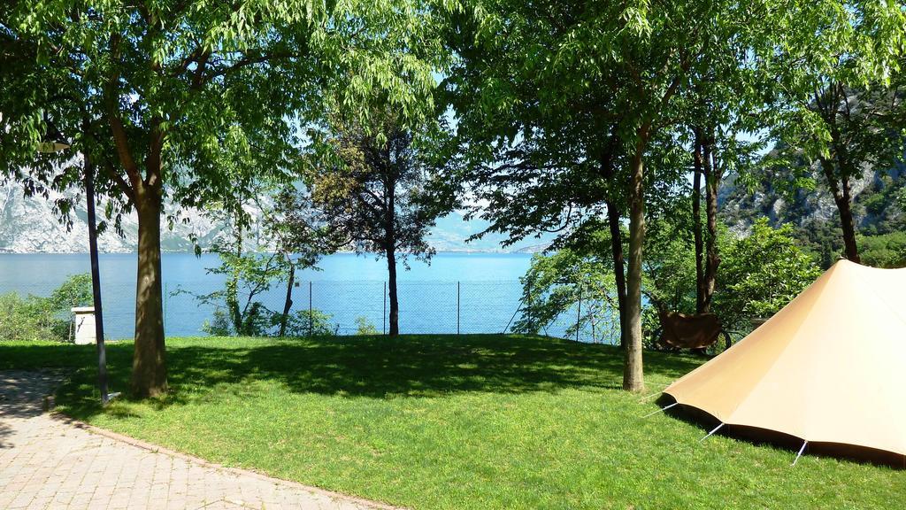 Camping Alpino - Nature Village Мальчезине Экстерьер фото